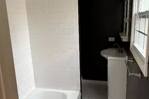 1402 W 40th St, Austin, TX 78756 - Photo 5