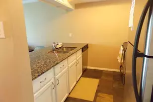 1818 S Lakeshore Blvd, Austin, TX 78741 - Photo 13