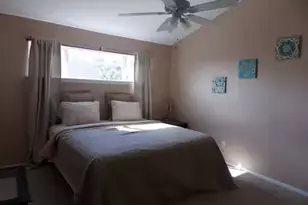 1818 S Lakeshore Blvd, Austin, TX 78741 - Photo 15