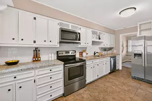 11121 Pinehurst Dr, Austin, TX 78747 - Photo 15