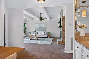11121 Pinehurst Dr, Austin, TX 78747 - Photo 11