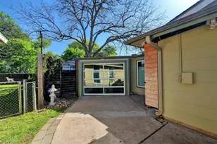 1302 Berkshire Dr, Austin, TX 78723 - Photo 35