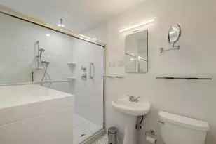 1302 Berkshire Dr, Austin, TX 78723 - Photo 19