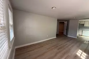 106 E 38th St, Austin, TX 78705 - Photo 5