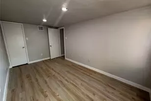 106 E 38th St, Austin, TX 78705 - Photo 17