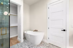 1910 Crooked Ln, Austin, TX 78741 - Photo 17