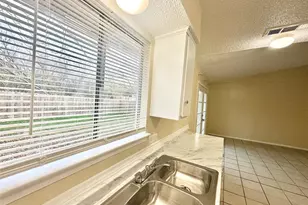 7221 Ellington Cir, Austin, TX 78724 - Photo 11