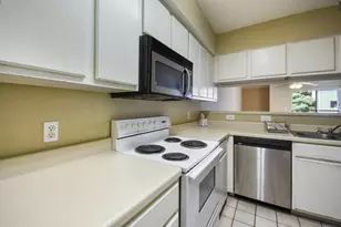 501 W 26th St, Austin, TX 78705 - Photo 3