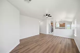 209 Hoya Ln, San Marcos, TX 78666 - Photo 3