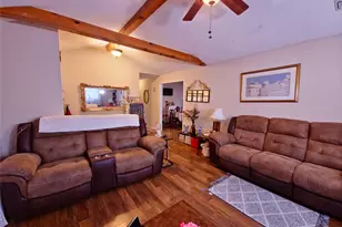 911 Brazos St, Lockhart, TX 78644 - Photo 7