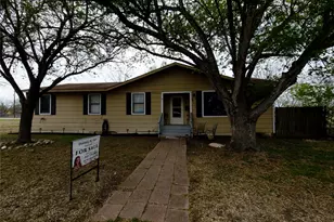 911 Brazos St, Lockhart, TX 78644 - Photo 5