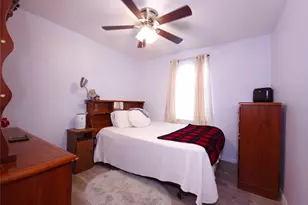 911 Brazos St, Lockhart, TX 78644 - Photo 15