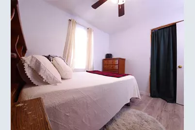 911 Brazos Street, Lockhart, TX 78644 - Photo 15
