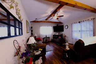 911 Brazos St, Lockhart, TX 78644 - Photo 9