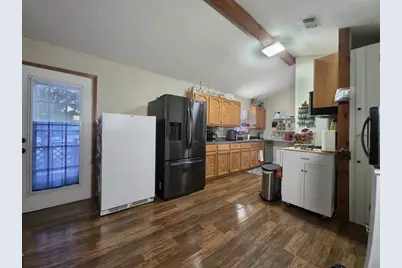 911 Brazos Street, Lockhart, TX 78644 - Photo 17