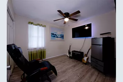 911 Brazos Street, Lockhart, TX 78644 - Photo 17