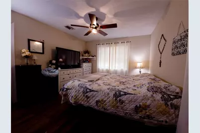 911 Brazos Street, Lockhart, TX 78644 - Photo 11