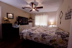 911 Brazos St, Lockhart, TX 78644 - Photo 11