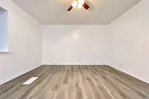 2306 Barton Village Cir, Austin, TX 78704 - Photo 7