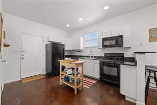 1610 Willow St, Austin, TX 78702 - Photo 13