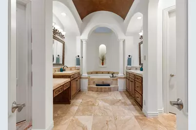 101 Lakeway Hills Cove, Lakeway, TX 78734 - Photo 21