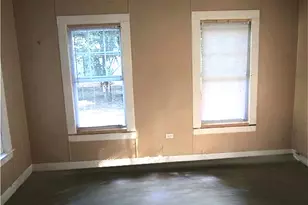 2105 North Dr, Taylor, TX 76574 - Photo 3