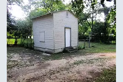 2105 North Drive, Taylor, TX 76574 - Photo 15