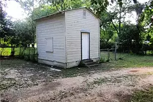 2105 North Dr, Taylor, TX 76574 - Photo 15