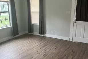 2105 North Dr, Taylor, TX 76574 - Photo 11