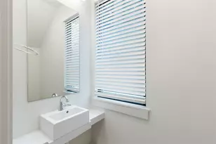 1116 Walton Ln, Austin, TX 78721 - Photo 11