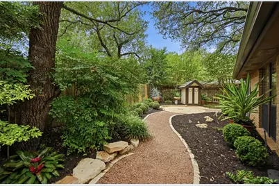 2106 Cypress Point E, Austin, TX 78746 - Photo 35
