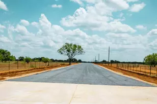 560 PR Goose Creek Ln, Jourdanton, TX 78026 - Photo 3