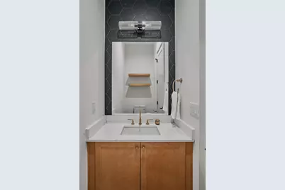 2209 Woodland Avenue #201, Austin, TX 78741 - Photo 11