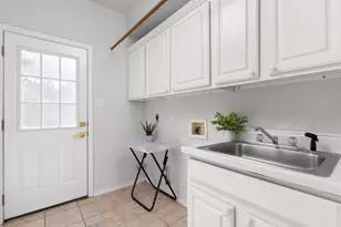 8017 Luling Ln, Austin, TX 78729 - Photo 31