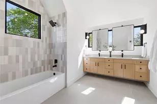 1702 W 30th St, Austin, TX 78703 - Photo 5