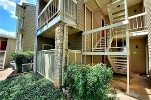 114 E 31st St, Austin, TX 78705 - Photo 3