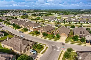 313 Pendent Dr, Liberty Hill, TX 78642 - Photo 5