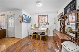 1107 Sturgis St, Taylor, TX 76574 - Photo 5