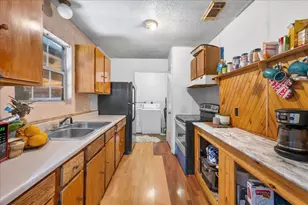 1107 Sturgis St, Taylor, TX 76574 - Photo 9