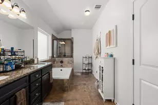 111 Plantain Dr, Hutto, TX 78634 - Photo 21