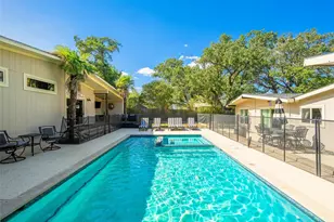 907 W Travis St, Fredericksburg, TX 78624 - Photo 29