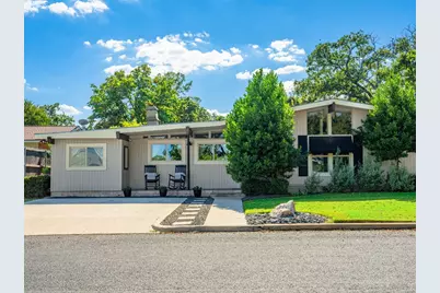 907 W Travis Street, Fredericksburg, TX 78624 - Photo 1