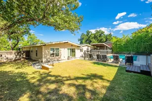 907 W Travis St, Fredericksburg, TX 78624 - Photo 35