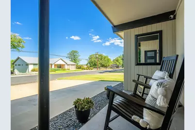 907 W Travis Street, Fredericksburg, TX 78624 - Photo 3