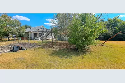 507 Sloan Street, Taylor, TX 76574 - Photo 3