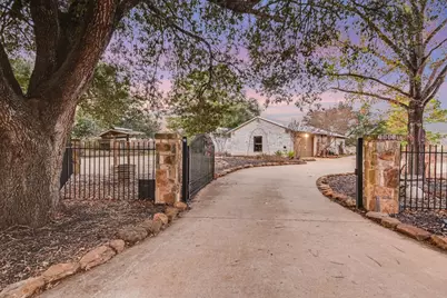 1005 Colorado Street, Smithville, TX 78957 - Photo 1