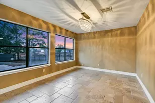 1005 Colorado St, Smithville, TX 78957 - Photo 9