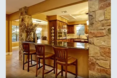 1005 Colorado Street, Smithville, TX 78957 - Photo 7