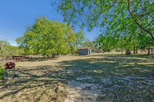 802 N Ave N, Johnson City, TX 78636 - Photo 27