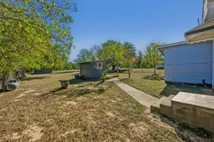 802 N Ave N, Johnson City, TX 78636 - Photo 29